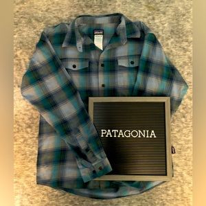 Men’s Patagonia Lightweight Flannel Button Down